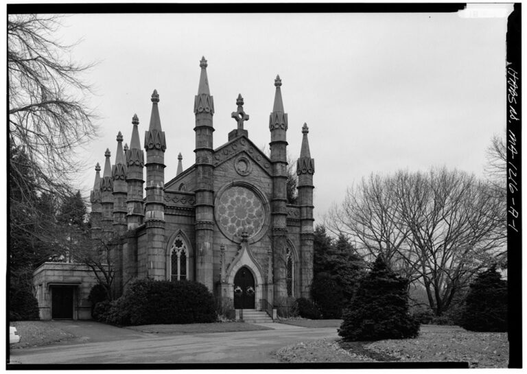 Mount Auburn Cemetery, Bigelow Chapel